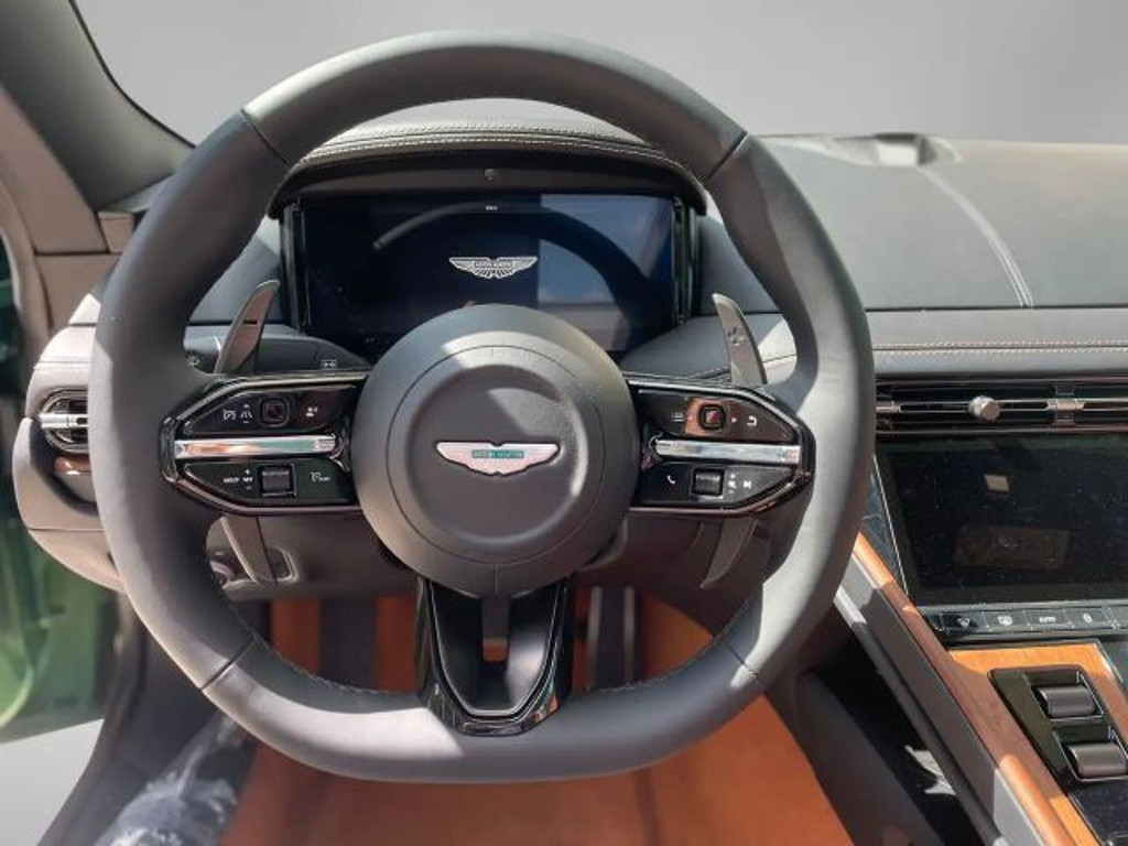 Aston Martin DB12