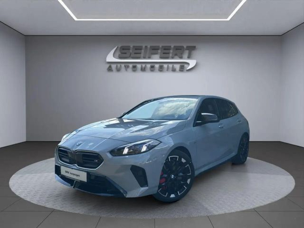 BMW 1 Serie 135 M-Sport xDrive Sedan 135i