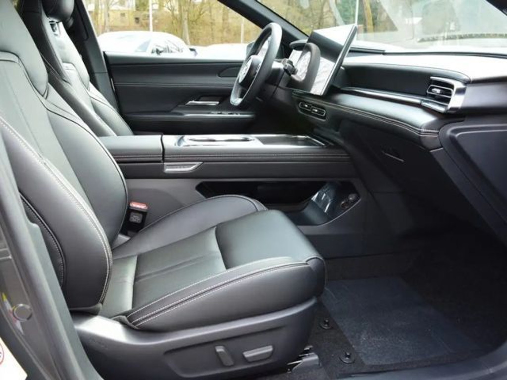 Mazda 6e