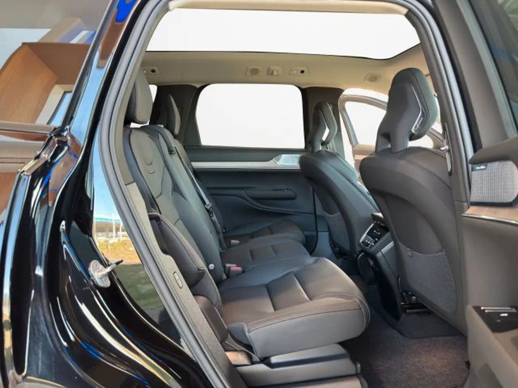 Volvo EX90