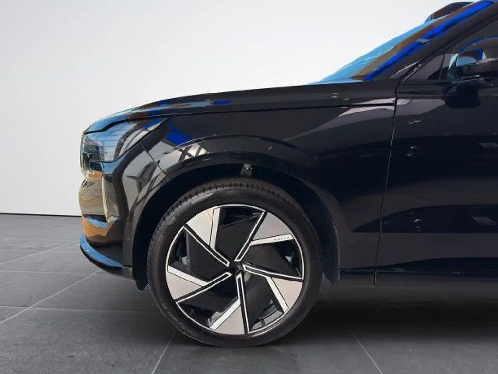 Volvo EX90