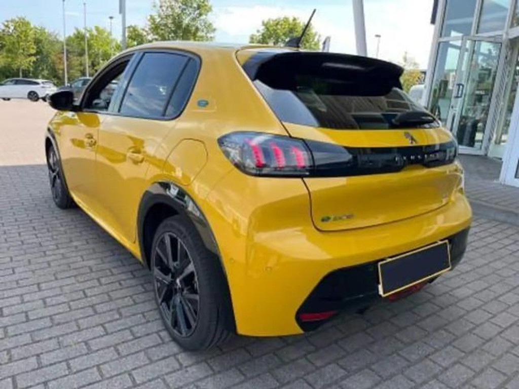 Peugeot e-208
