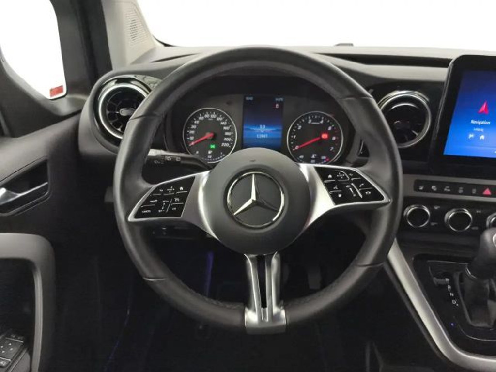 Mercedes-Benz T 180