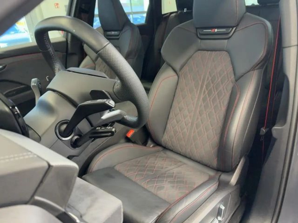 Audi SQ6 e-tron