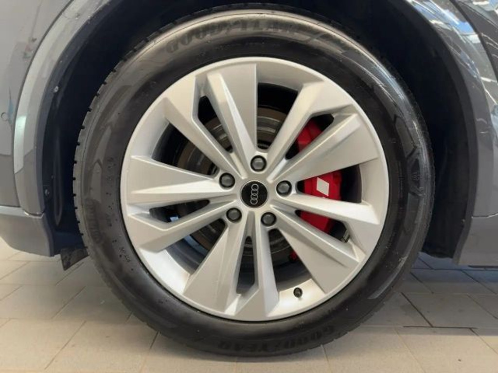Audi SQ6 e-tron
