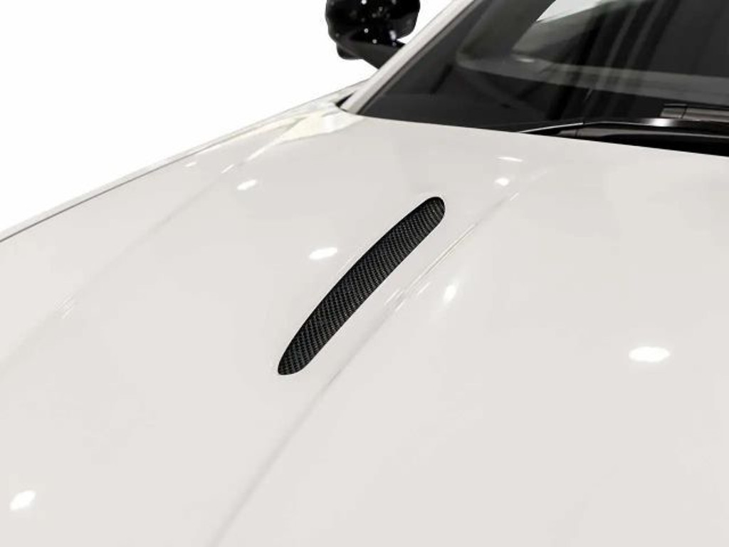 Aston Martin V8