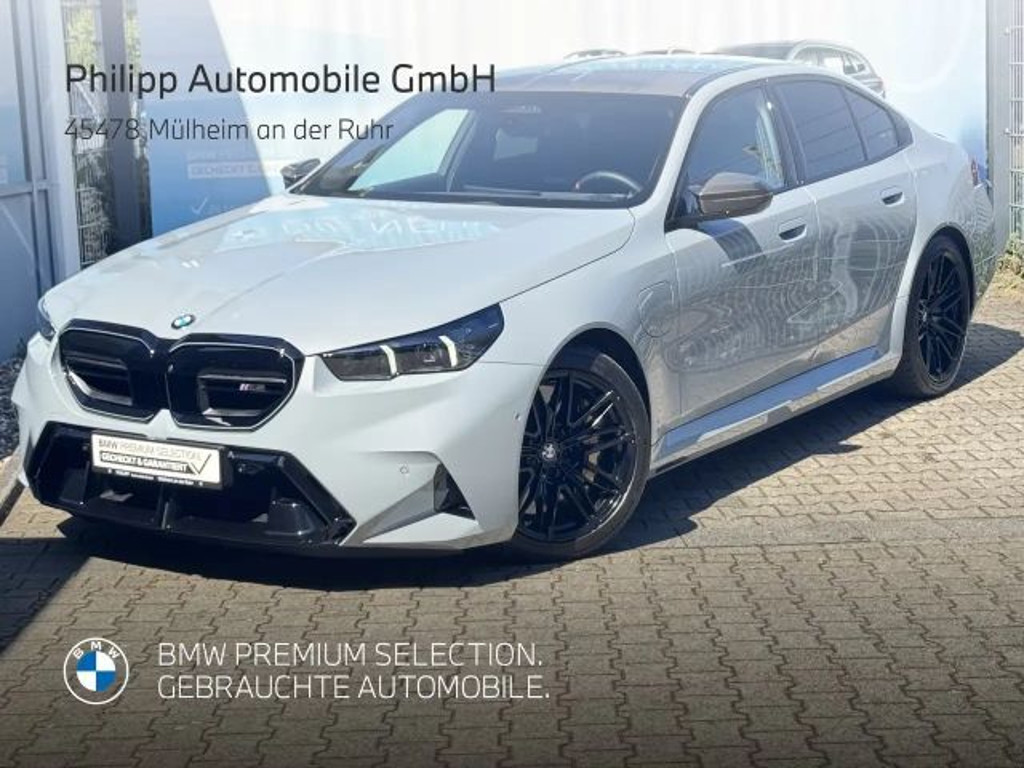 BMW M5 Sedan