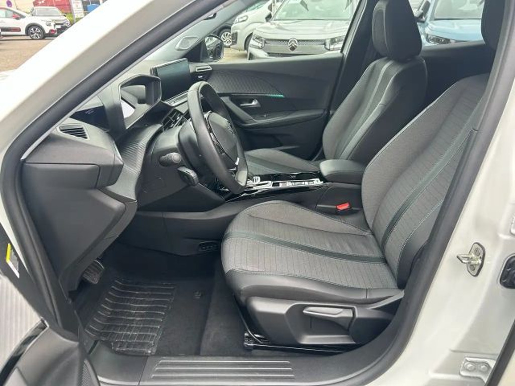 Peugeot e-2008