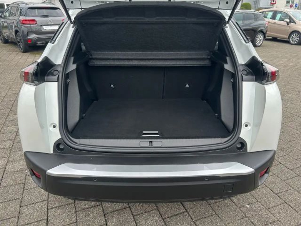 Peugeot e-2008