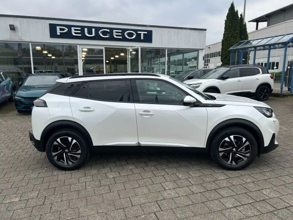 Peugeot e-2008