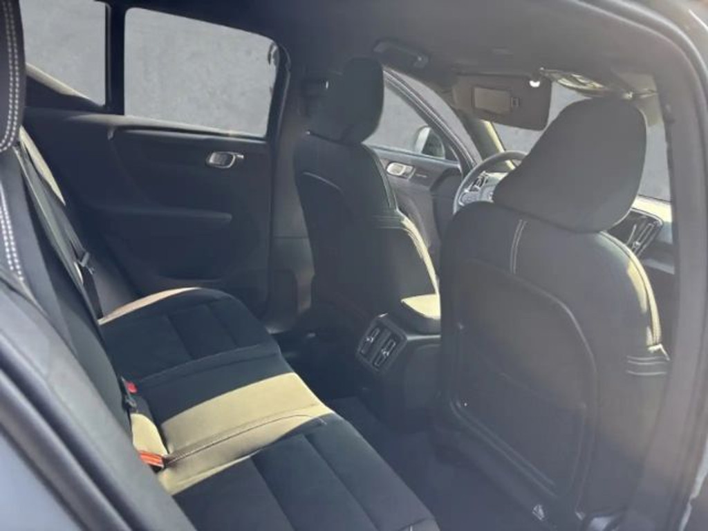 Volvo EX40