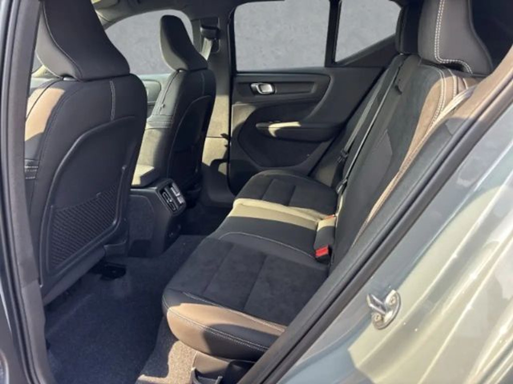 Volvo EX40