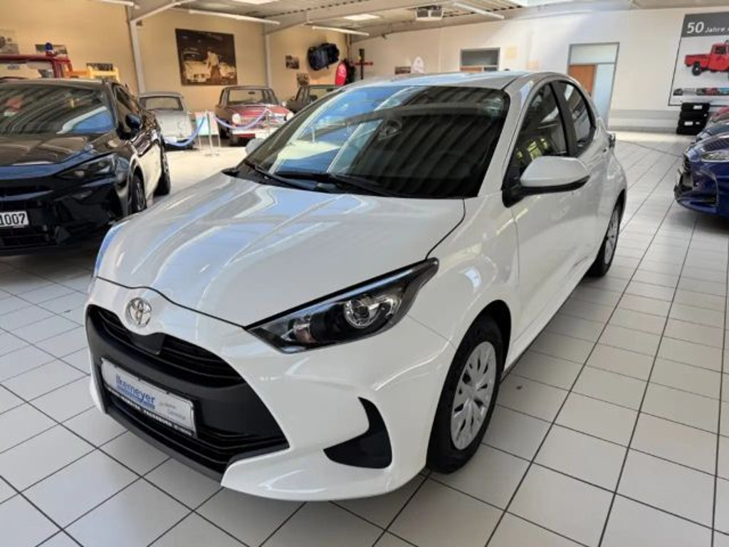 Toyota Yaris Business Hatchback Hybride