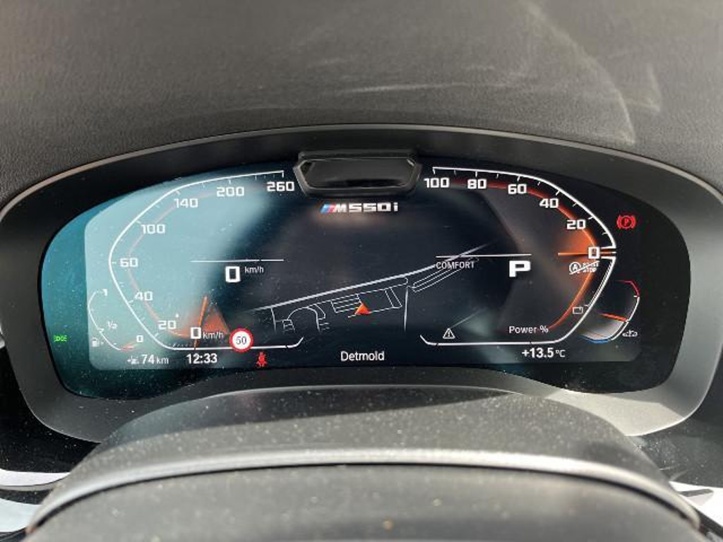 BMW M550
