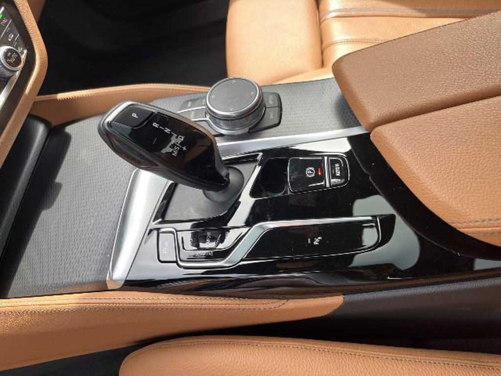 BMW M550