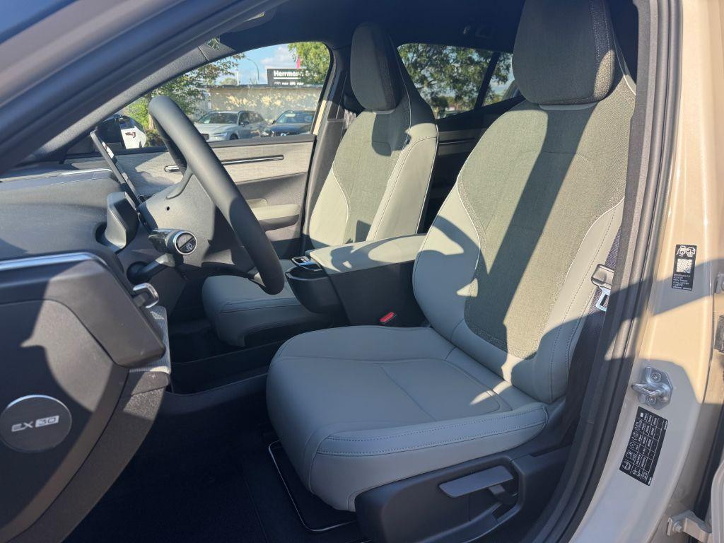 Volvo EX30