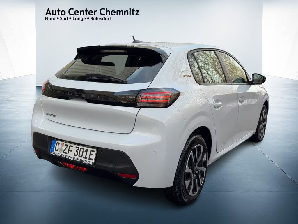 Peugeot e-208