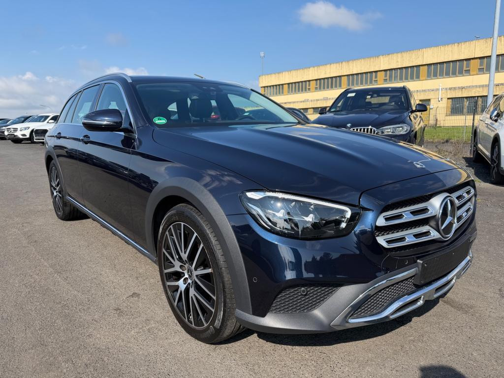 Mercedes-Benz E-Klasse E 220 4MATIC E 220 d