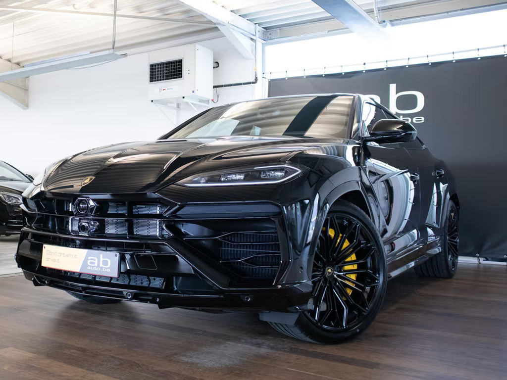 Lamborghini Urus SE 800PK, FULL OPTION, 23", PANO, 3D BANG