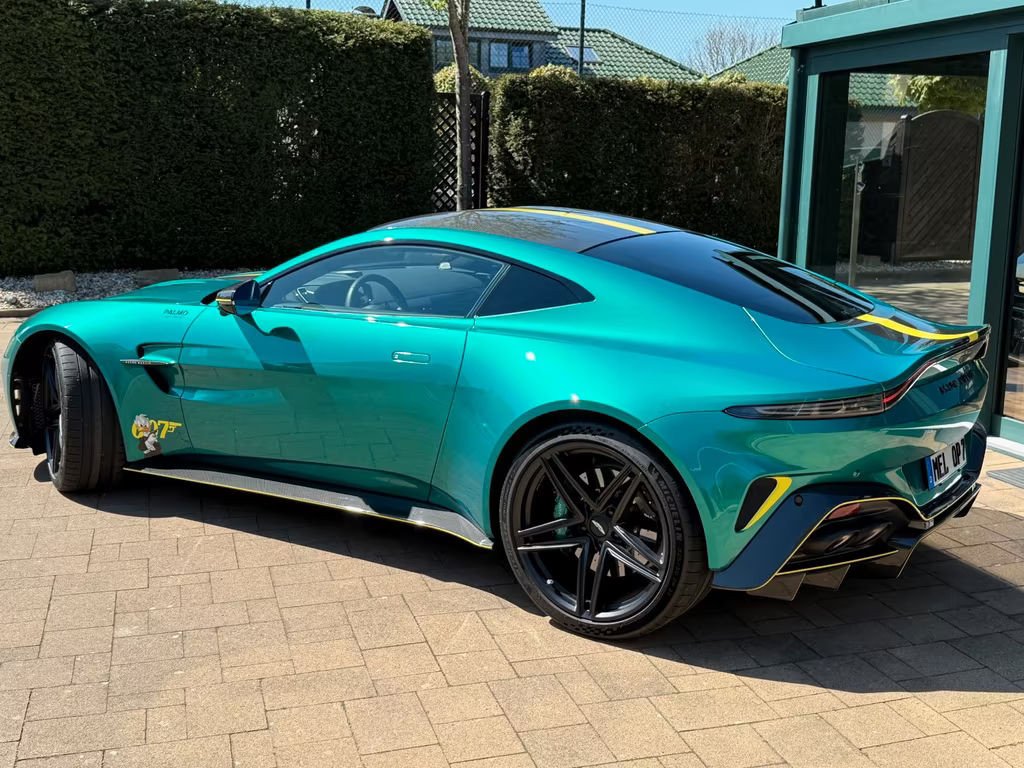 Aston Martin V8 Vantage