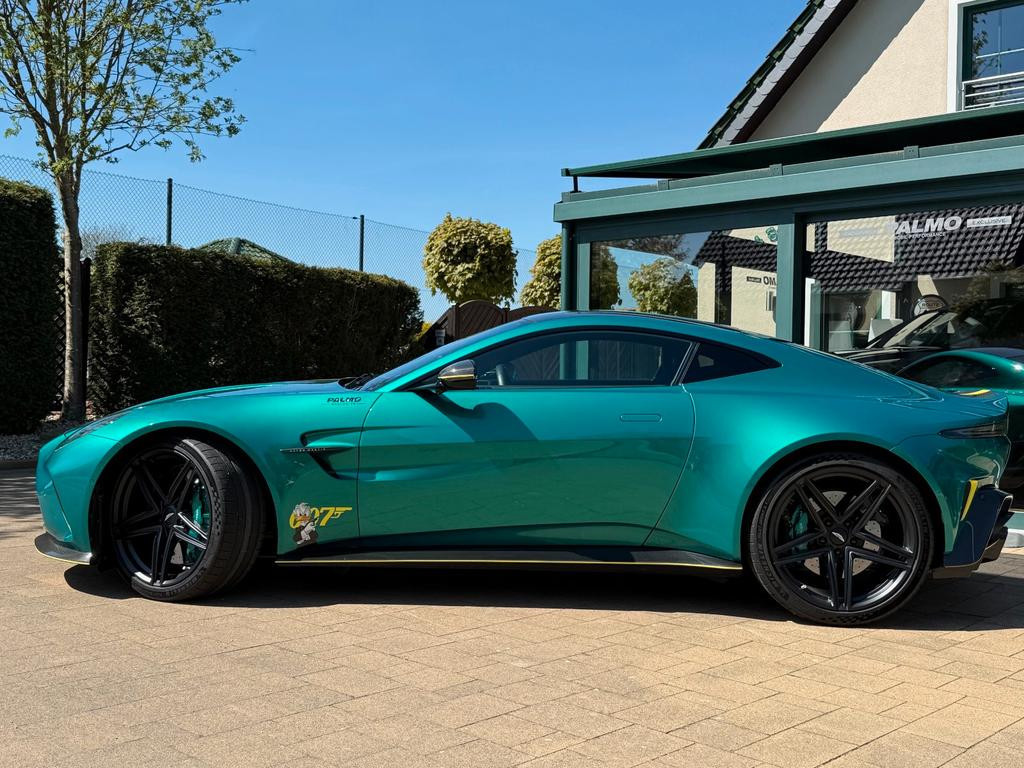 Aston Martin V8 Vantage