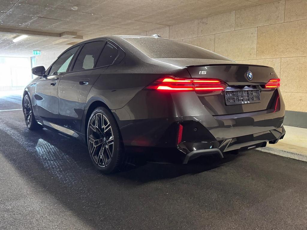 BMW i5