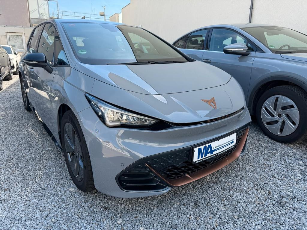 Cupra Born Navi Cam ACC LED  VC Ambientb. PDC