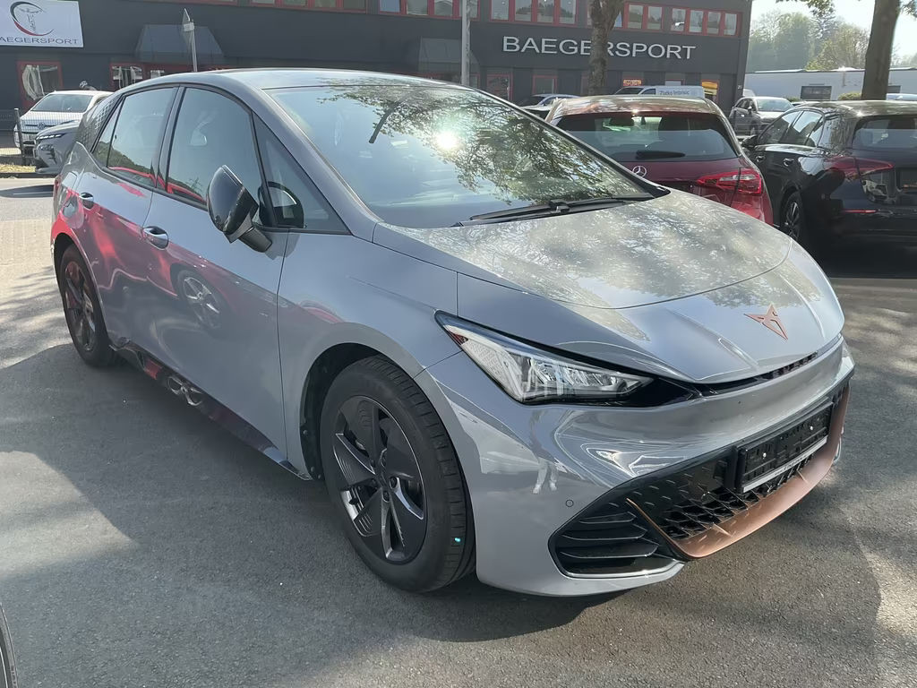 Cupra Born Below Zero Navi Ambiente Standklima LED SHZ
