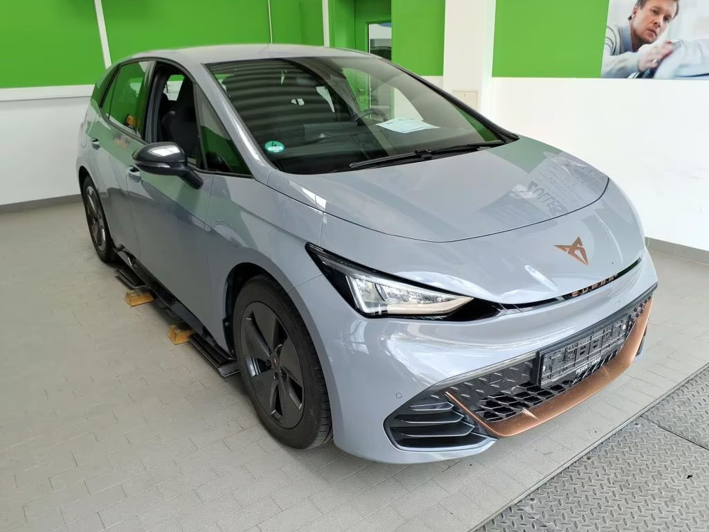 Cupra Born Alu 18" Full Link LED PDC Sitzh.