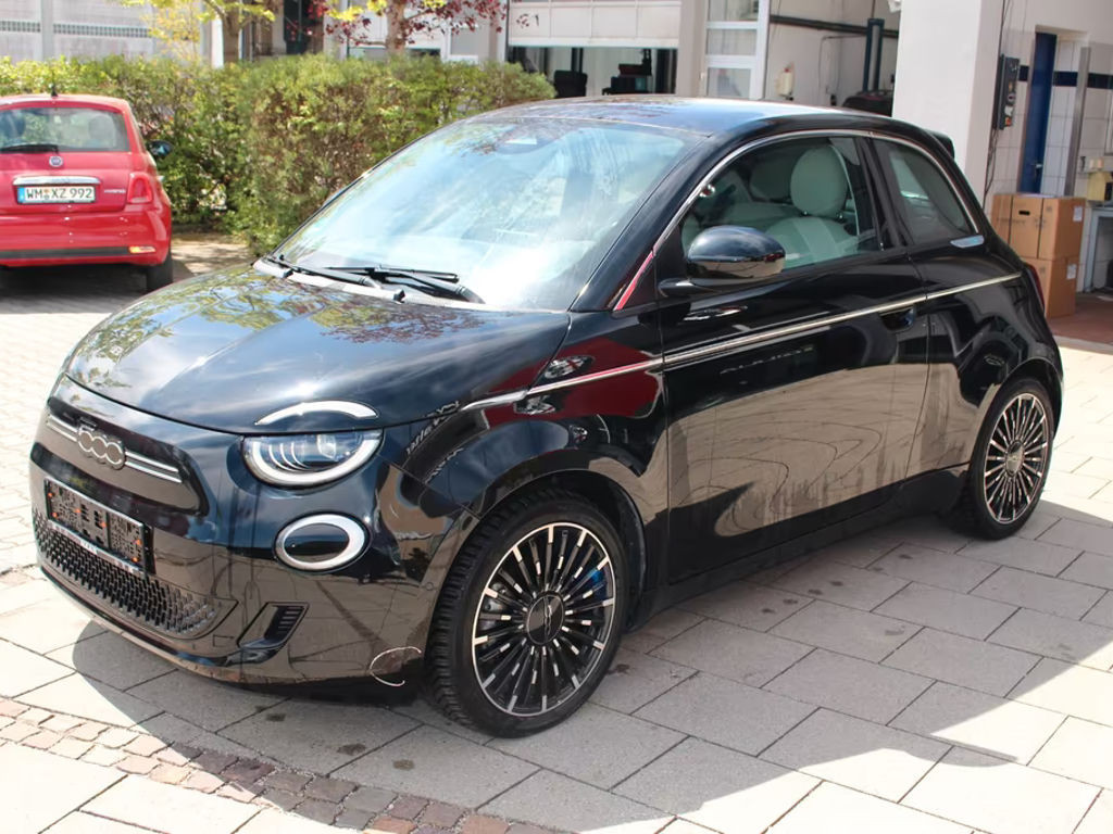 Fiat 500e La Prima