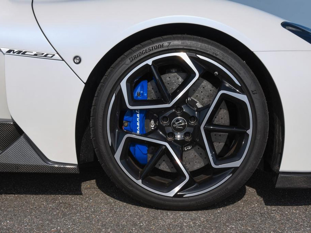 Maserati MC20