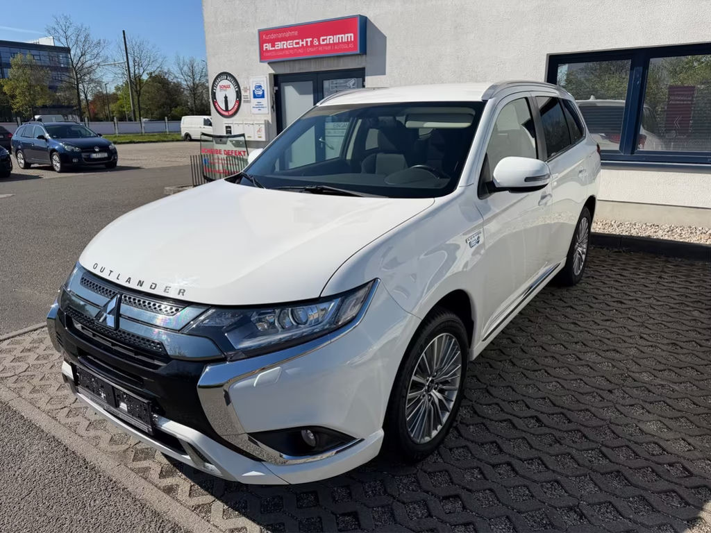 Mitsubishi Outlander PHEV 4WD