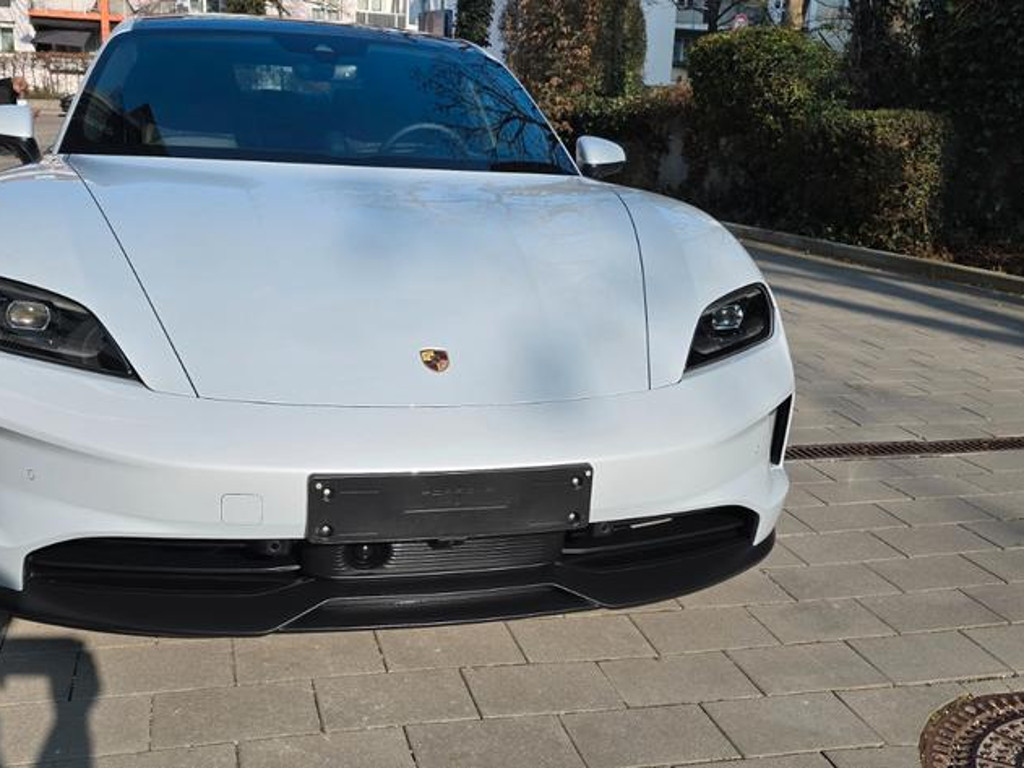 Porsche Taycan Performance Plus