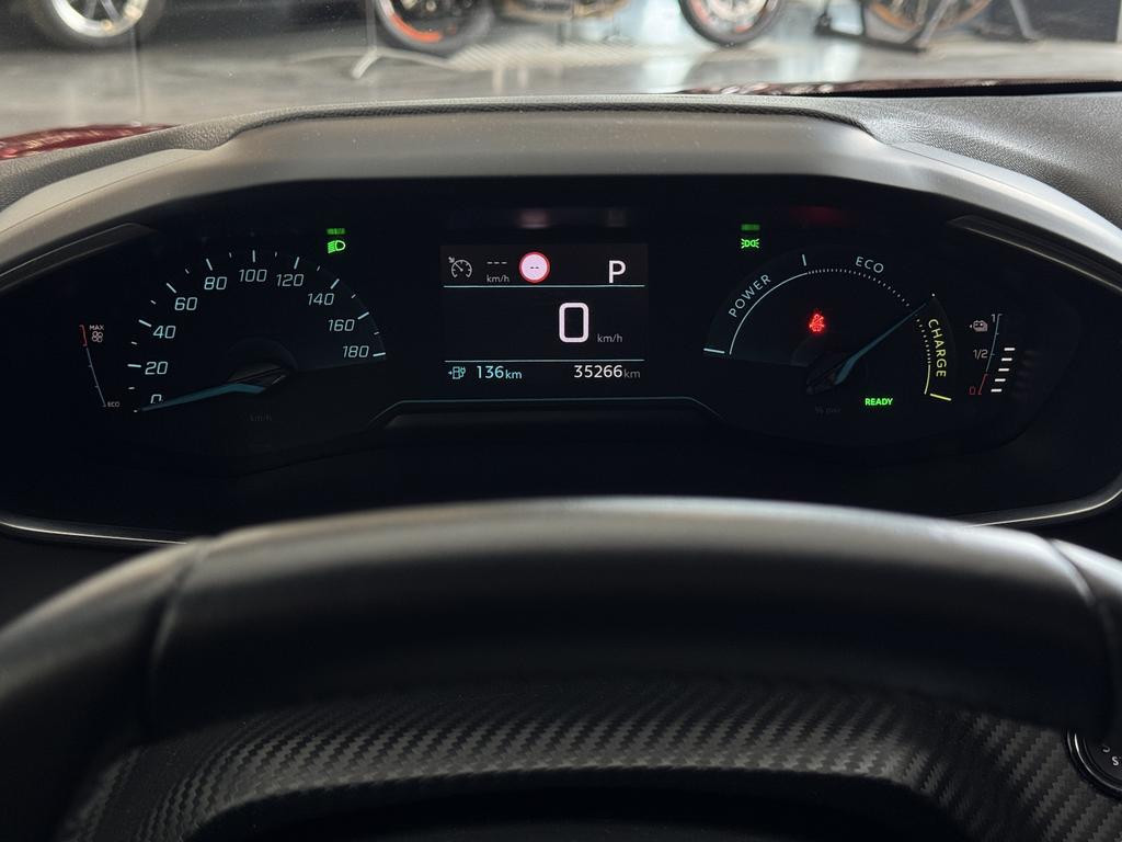 Peugeot e-208