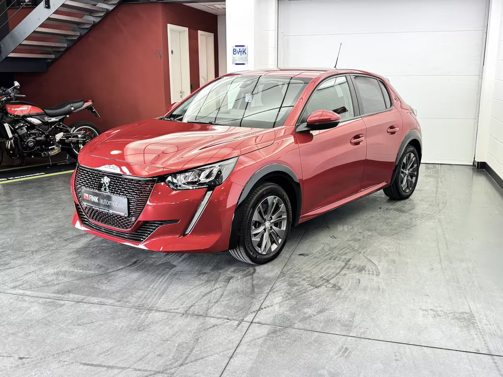 Peugeot e-208
