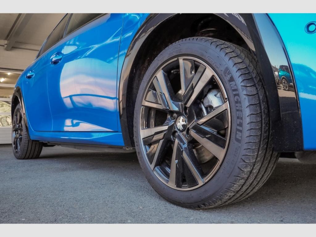 Peugeot e-208