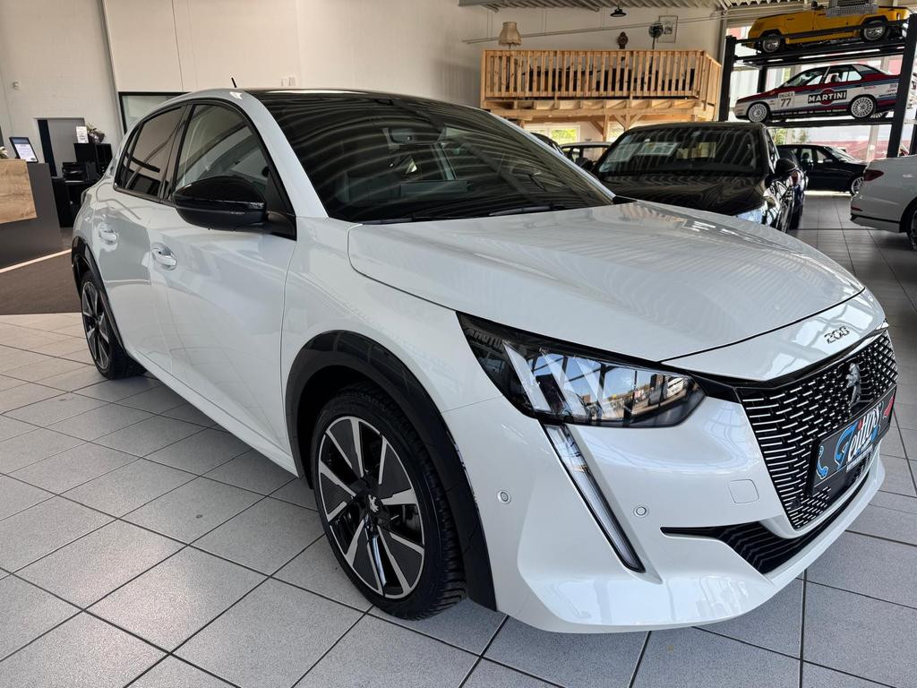Peugeot e-208