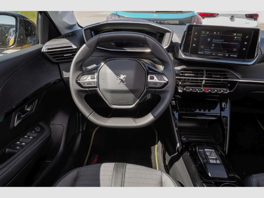 Peugeot e-208