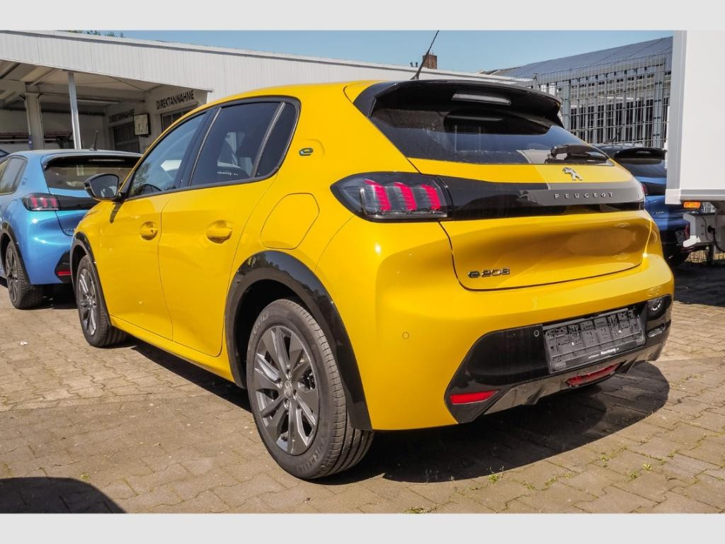 Peugeot e-208