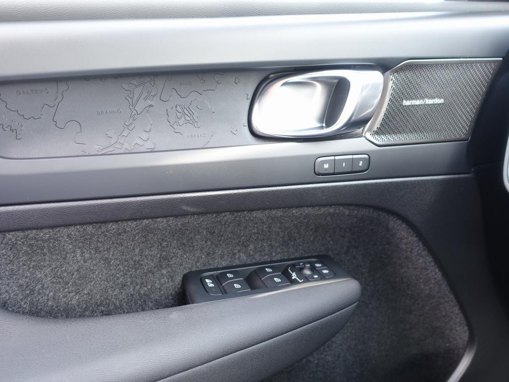 Volvo EX40