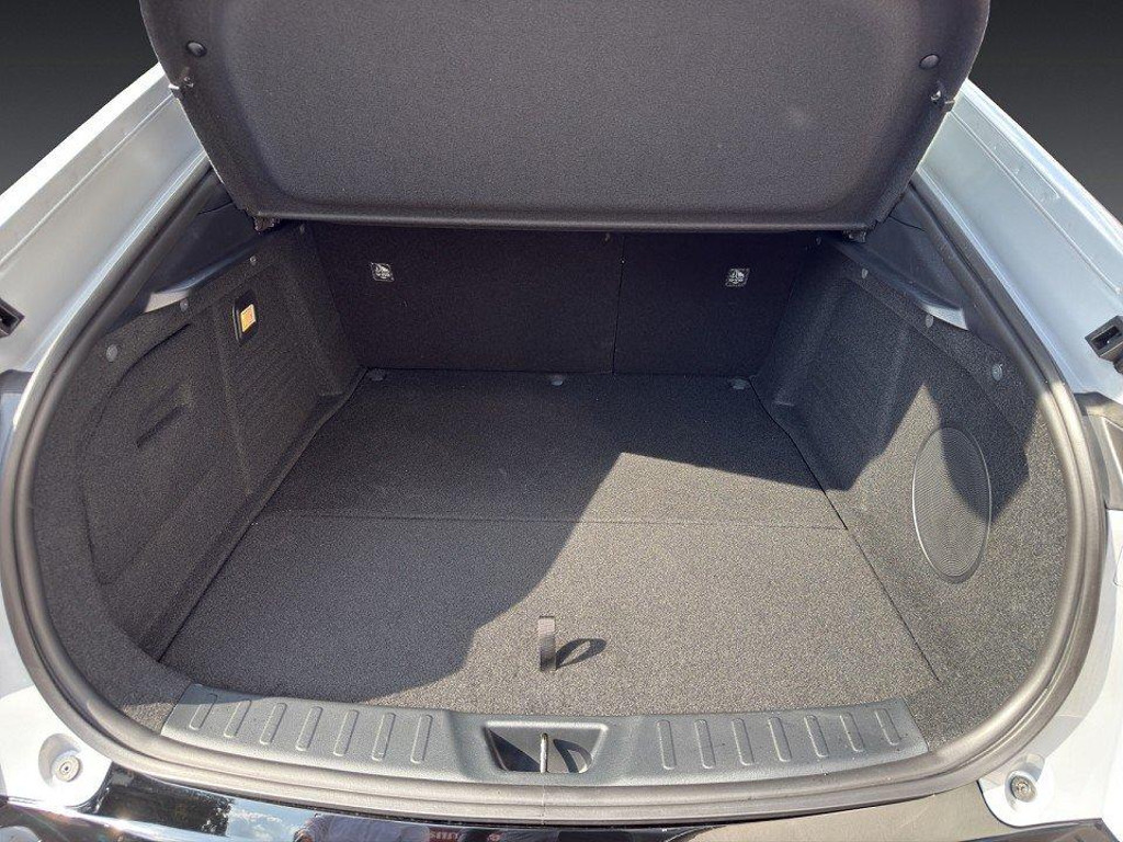 Mazda 6e