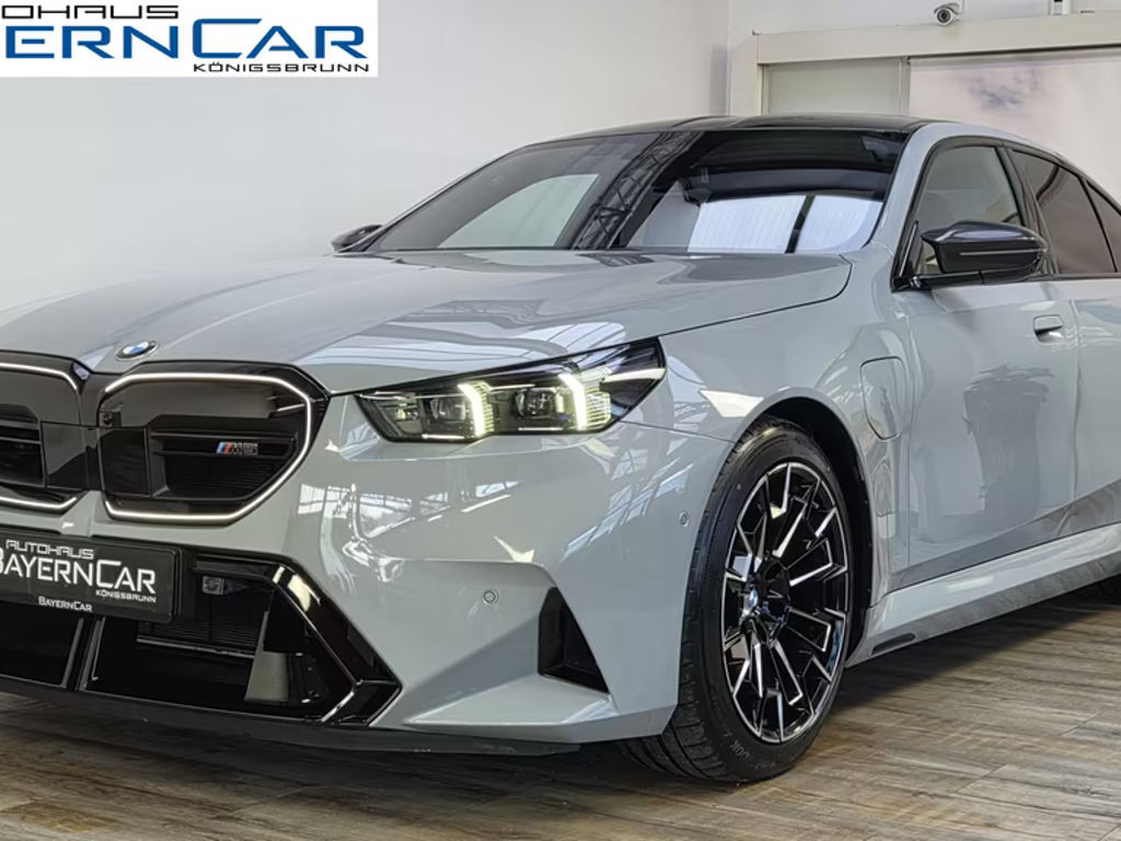 BMW M5 Sedan