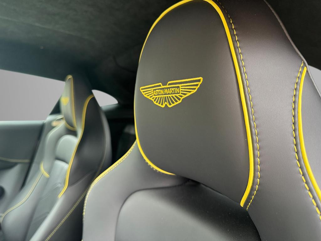 Aston Martin V8 Vantage