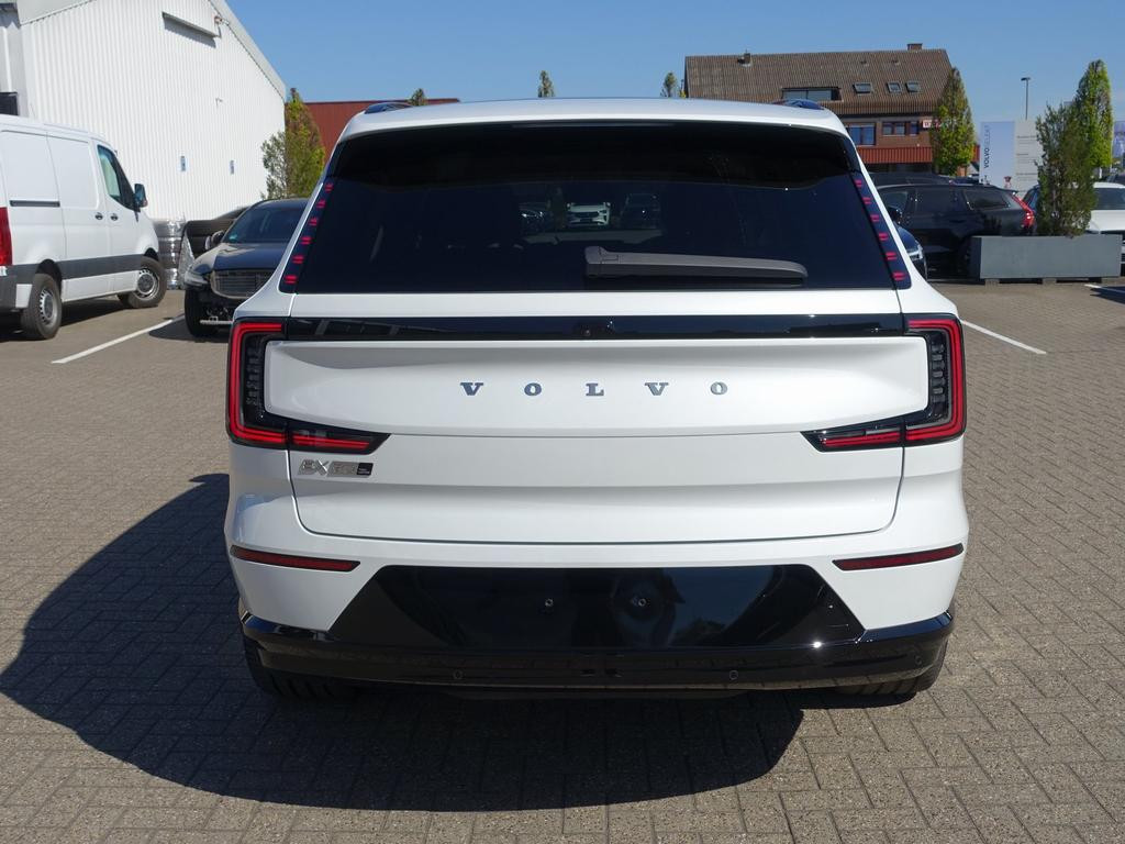 Volvo EX90