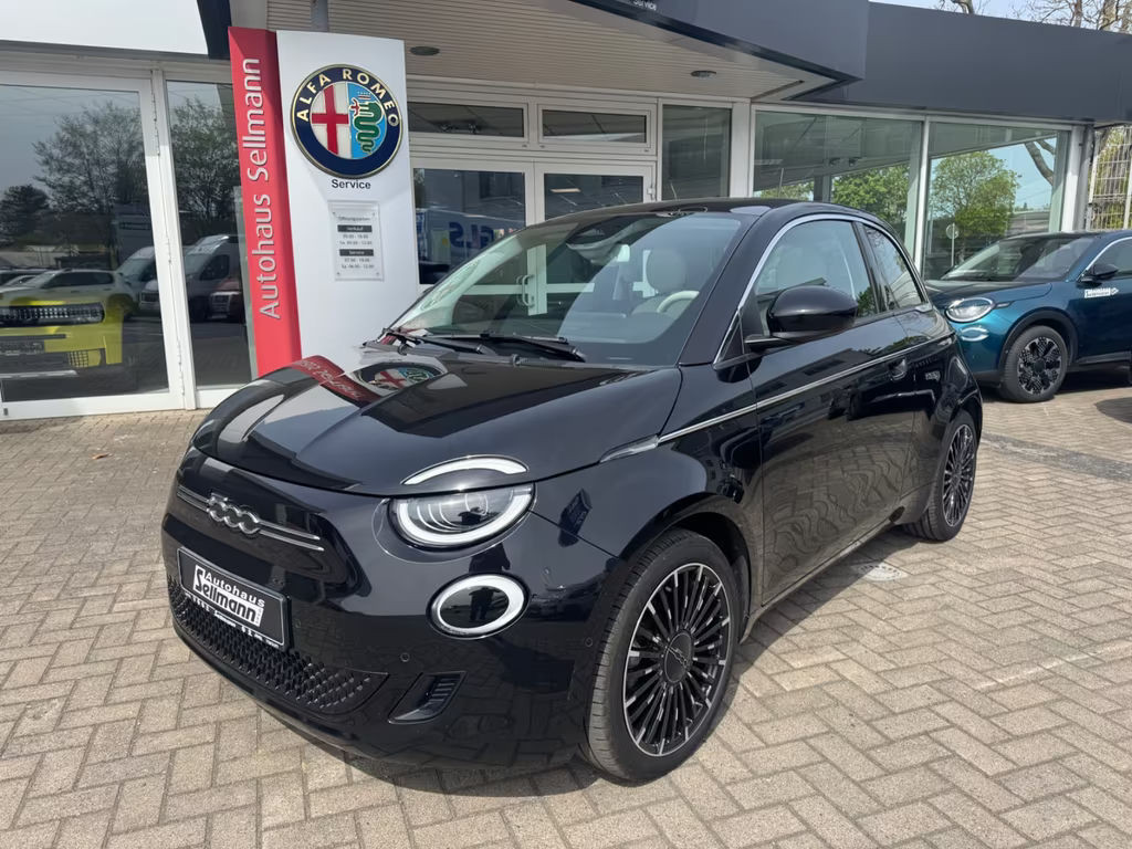 Fiat 500e La Prima