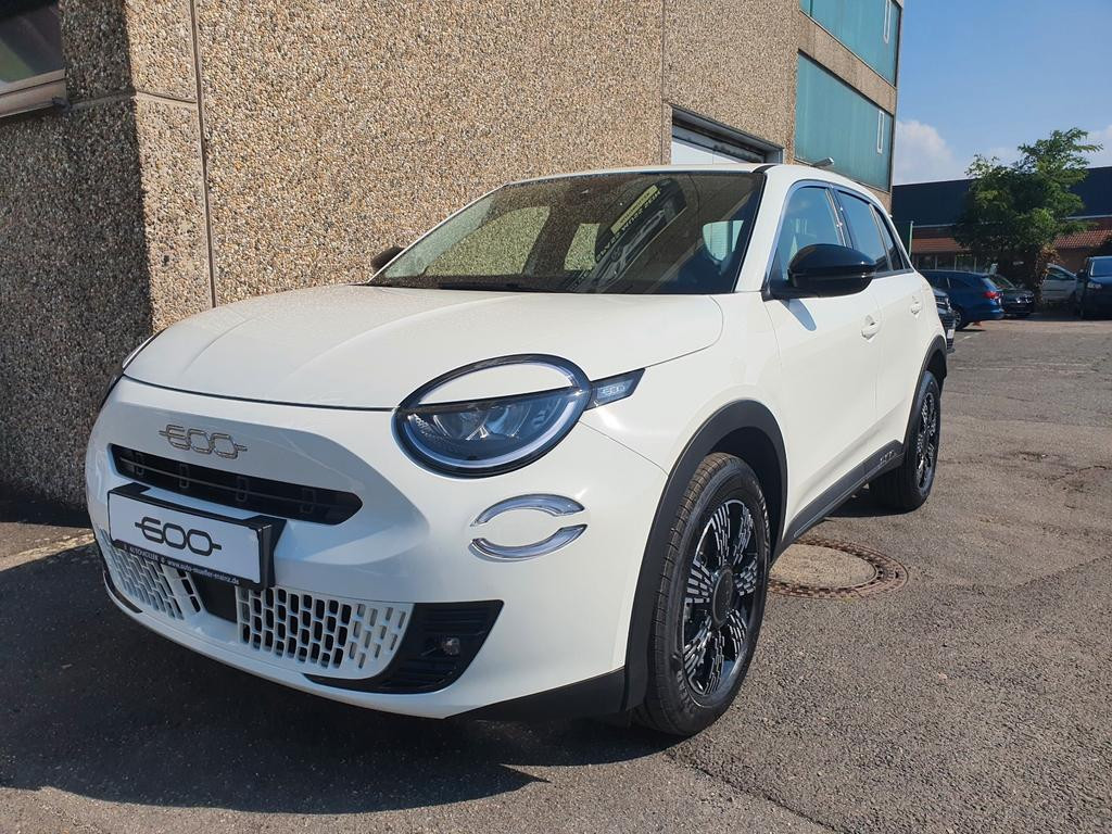 Fiat 600e Hybrid 110 PS - Klima, SHZ, ALU, CarPlay