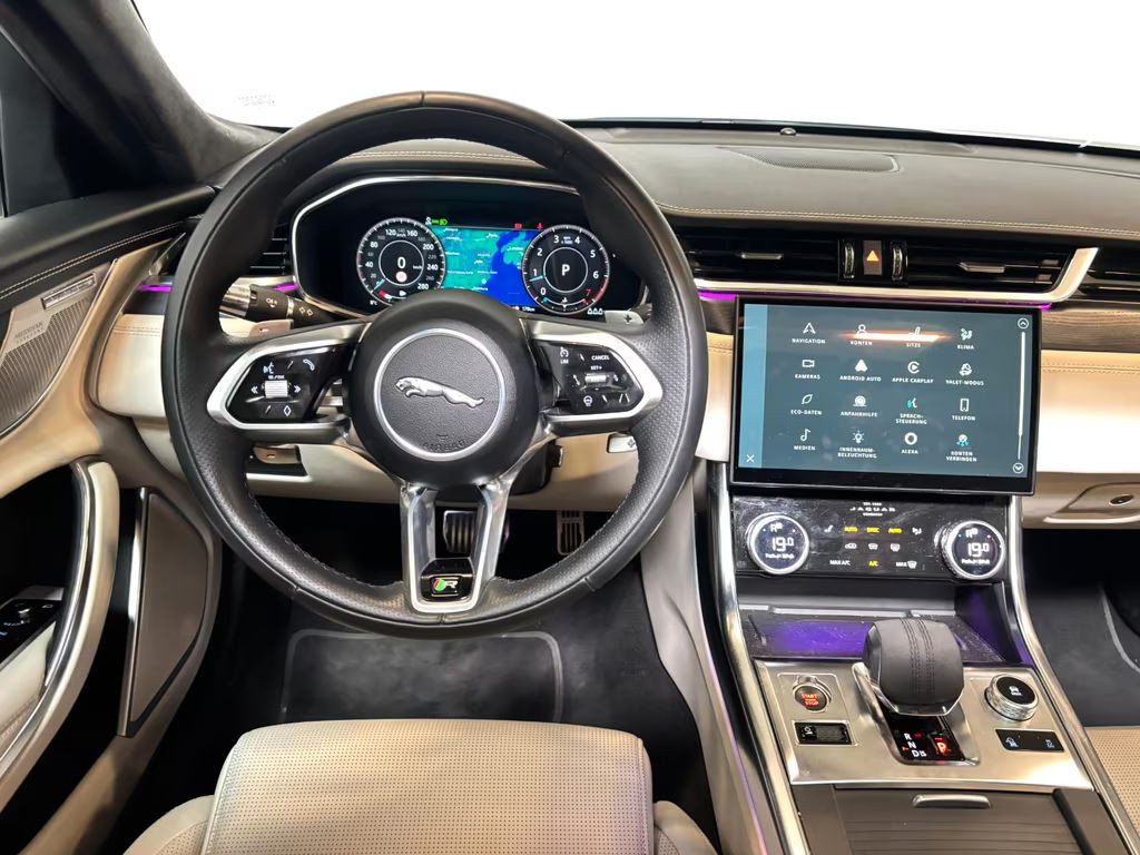 Jaguar XF