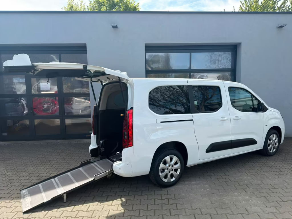 Opel Combo L2 Behindertengerecht Rollstuhlrampe 5+1