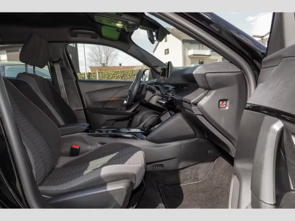 Peugeot e-2008