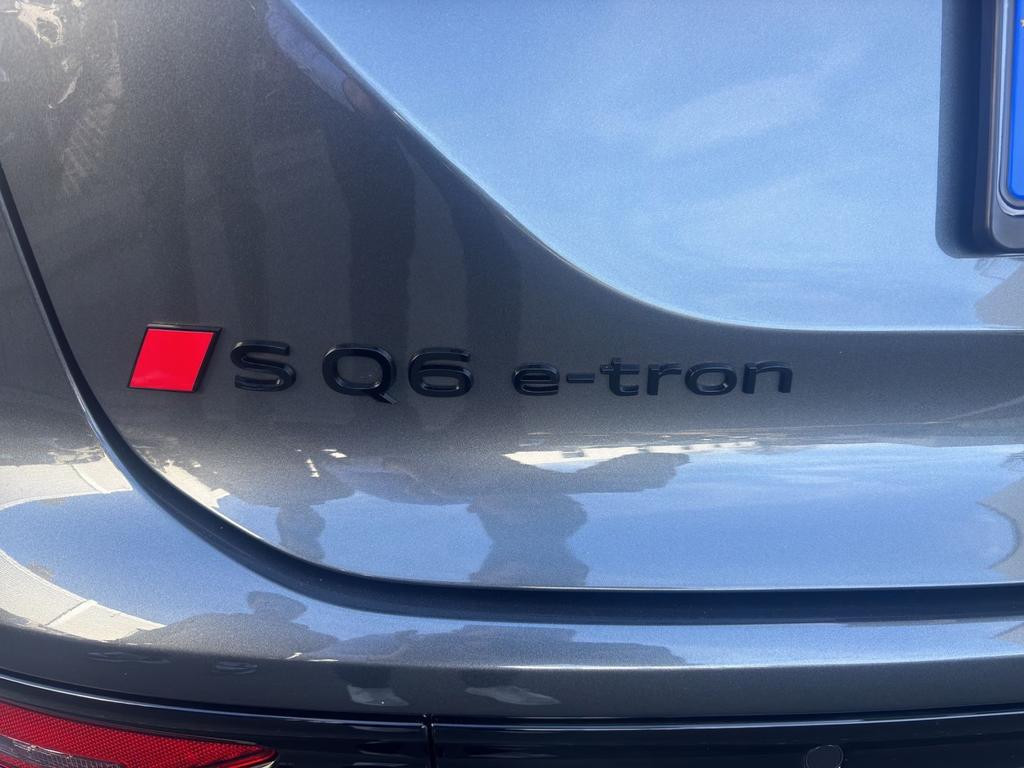 Audi SQ6 e-tron